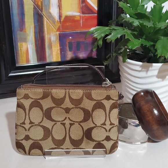 🏷Vintage Coach Signature Wristlet - Picture 2 of 5